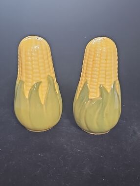 Vintage Cardinal Ceramic Corn  5 1/2  inches tall. Cob Salt & Pepper Shakers -